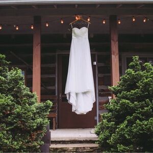 Elegant White Strapless Wedding Dress